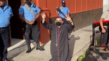 Galardonan a obispo de Nicaragua que está preso por la dictadura