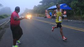 El chamo Angelo Onibio ganó la maratón de Tamarindo
