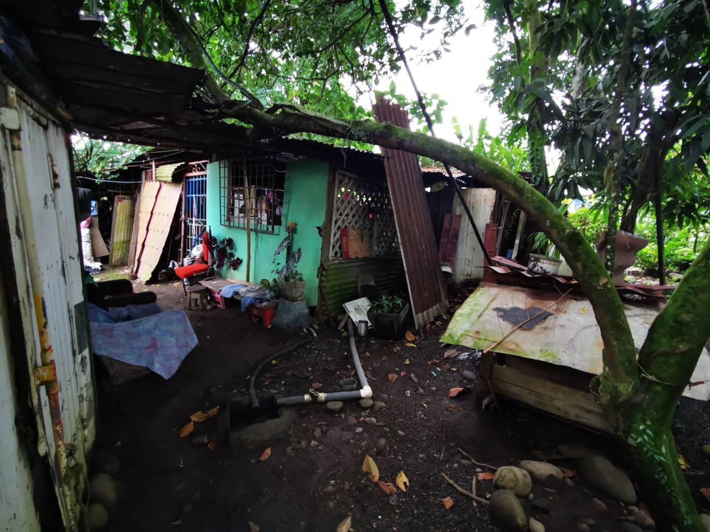 Casa de la pareja de esposos que murieron atropellados por carro en Pococí, Limón. Foto Reyner Montero.