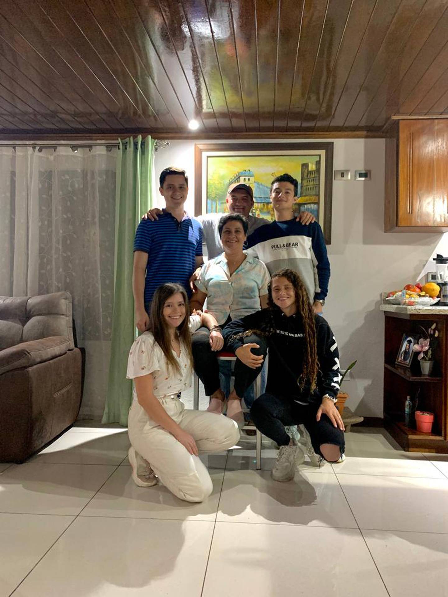 María Paula Salas con su familia, Alajuelense, campeona, triplete