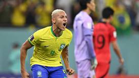 Brasil gusta, golea y huele a campeón