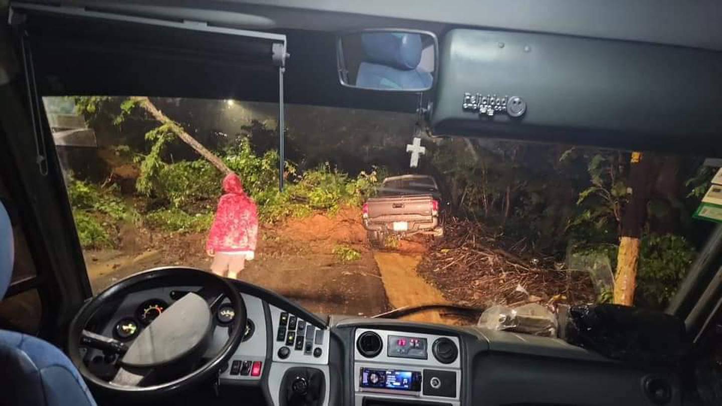 Inundaciones en el Codo del Diablo en Masión de Nicoya. Foto: Tomada de GuanaNoticias