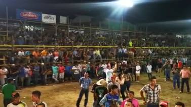 (Video) Froylán Ledezma y Alonso Solís amanecieron en el redondel de toros de Santa Cruz 