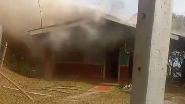 Periodista agradece mensajes y oraciones luego de incendio que arrasó con casa de sus padres 