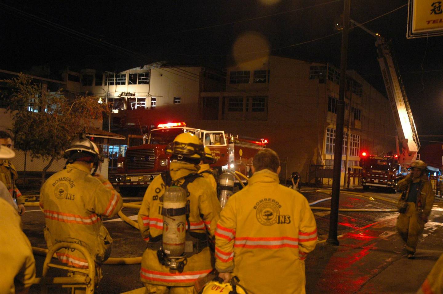 El 12 de julio del 2005, a las 2:23 de la madrugada, un incendio comenzó en la bodega de sueros del tercer piso del ala norte del Hospital Calderón Guardia, fallecieron 19 personas