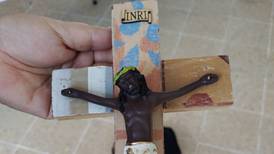 Santo Cristo de Esquipulas iluminó a fieles para crear cruces con madera de 113 años