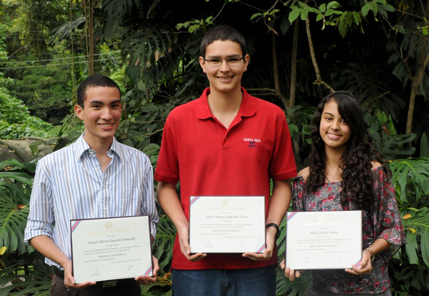 Daniel Quesada Yamasaki, Óscar Arguedas Leiva y Julissa Gómez Acuña, fueron el tercero, primero y segundo, mejores promedios del examen de admisión de la UCR, respectivamente para 2011-2012