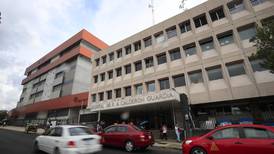 Hospital Calderón Guardia tiene saturación en emergencias por pacientes covid-19
