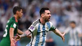 Lionel Messi revive a Argentina y deja a México con un pie fuera del mundial