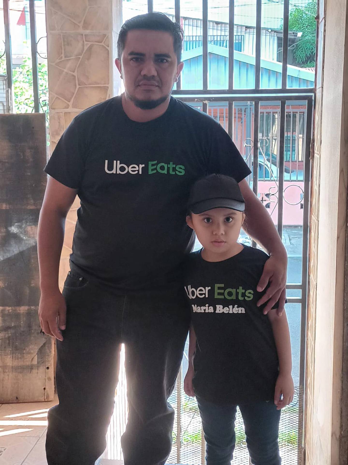 Juan Francisco Reyes es el papá de María Belén Reyes Medina, quien tiene 6 años y ve a su papito como un superhéroe; él es repartidor de UberEats.