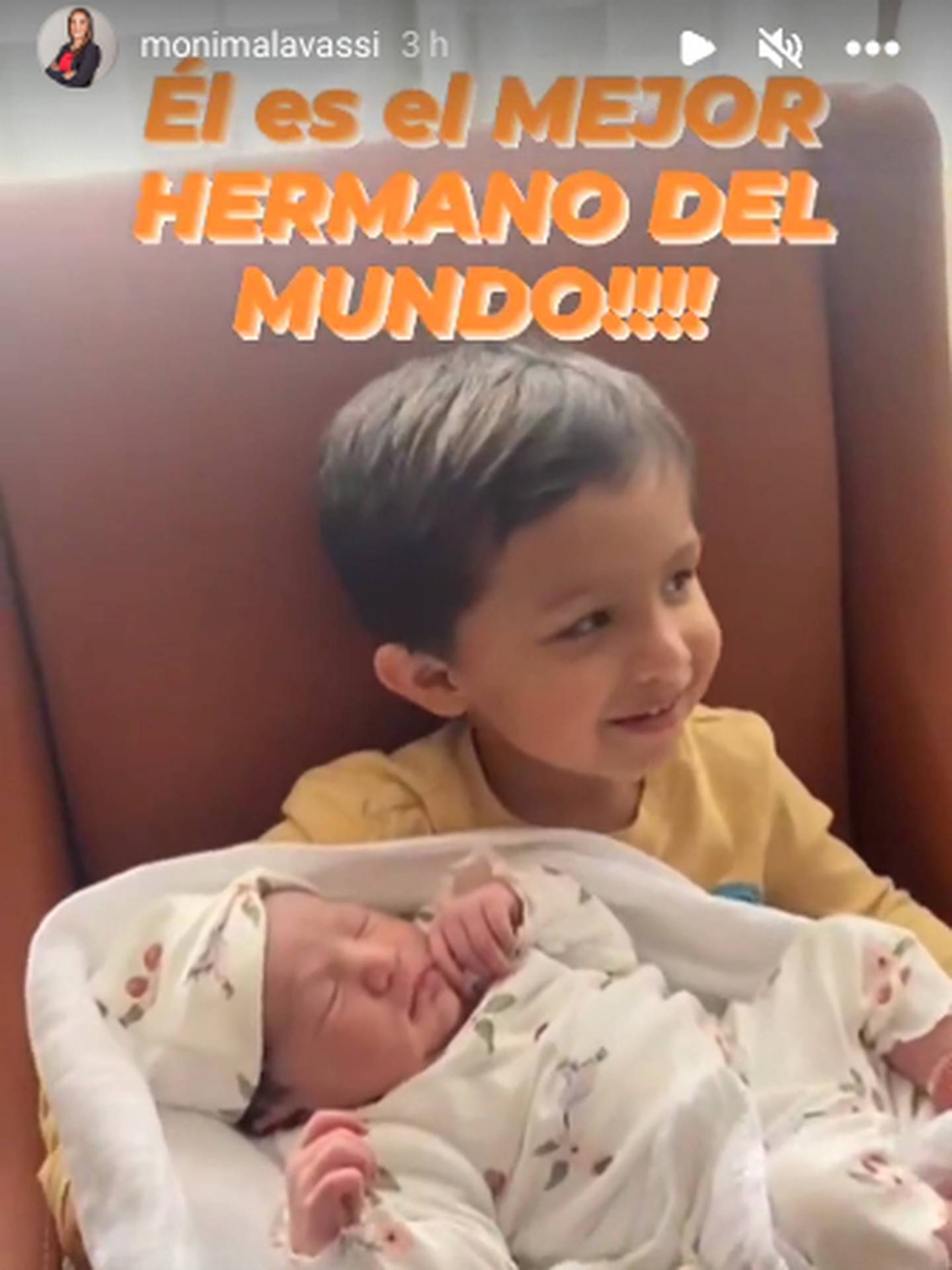 La comentarista Mónica Malavassi se convirtió en mamá de Mía, su segunda hija. Instagram.