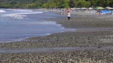 Playas de Guanacaste podrían ser clausuradas si turistas no eliminan dañina práctica