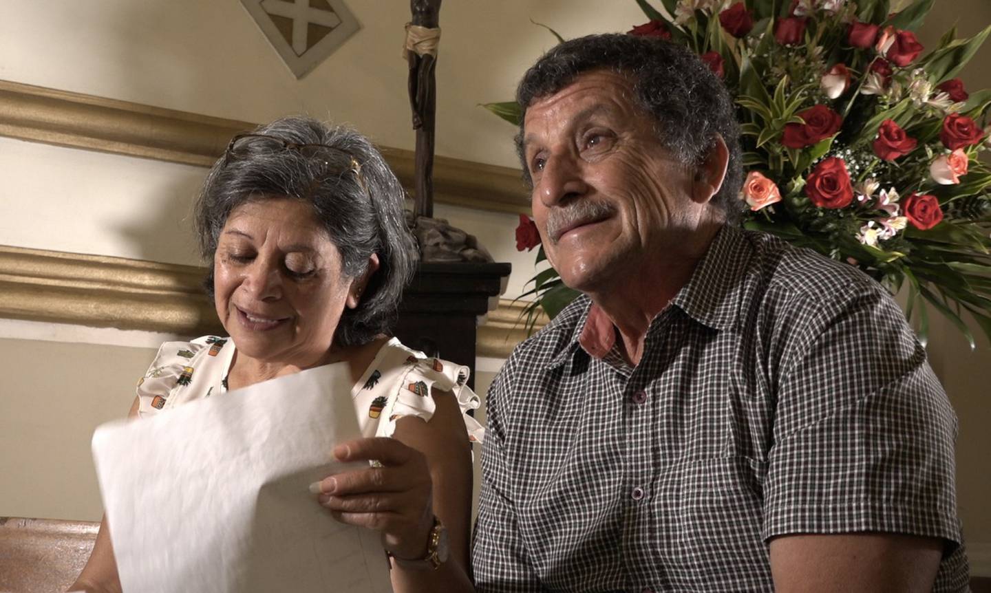 Don Ronald Berrocal tiene 67 años y está casado con doña Rocío Fonseca, quien tienen 63. Tienen 2 hijos y 5 nietos. Son vecinos de Calle Blancos y aseguran que El Negrito de Alajuelita los sanó