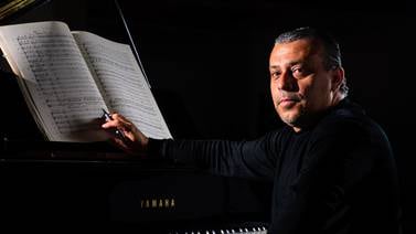 Compositor y pianista tico espera ganar un Grammy Latino este jueves 