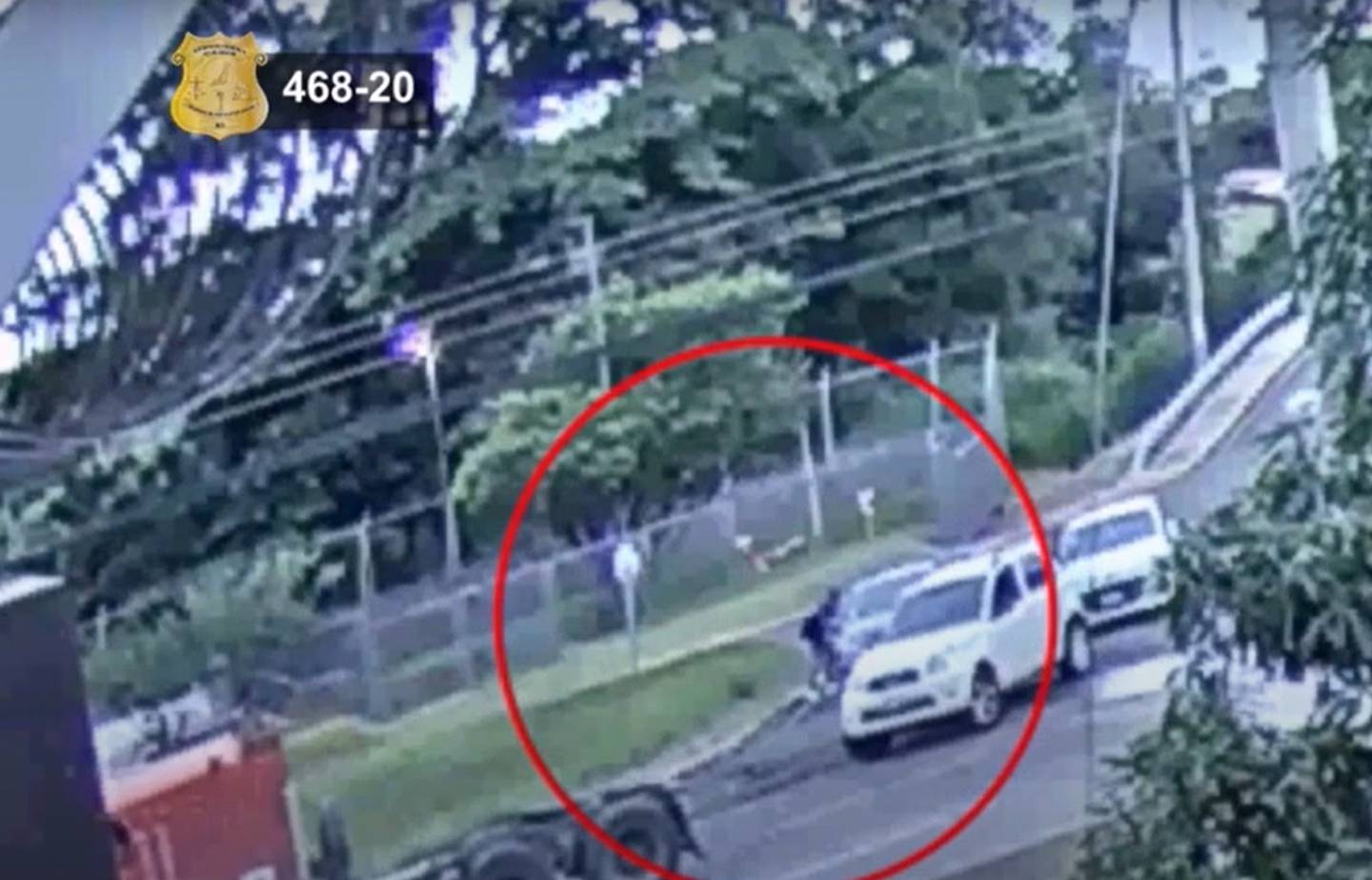 OIJ pide ayuda para ubicar a sospechoso de asesinar a hombre en la radial de Alajuela el 17 de junio pasado. Captura de video.