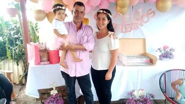Isabel Lucía, la primera bebé in vitro, ya tiene un año de alegrar a sus papás