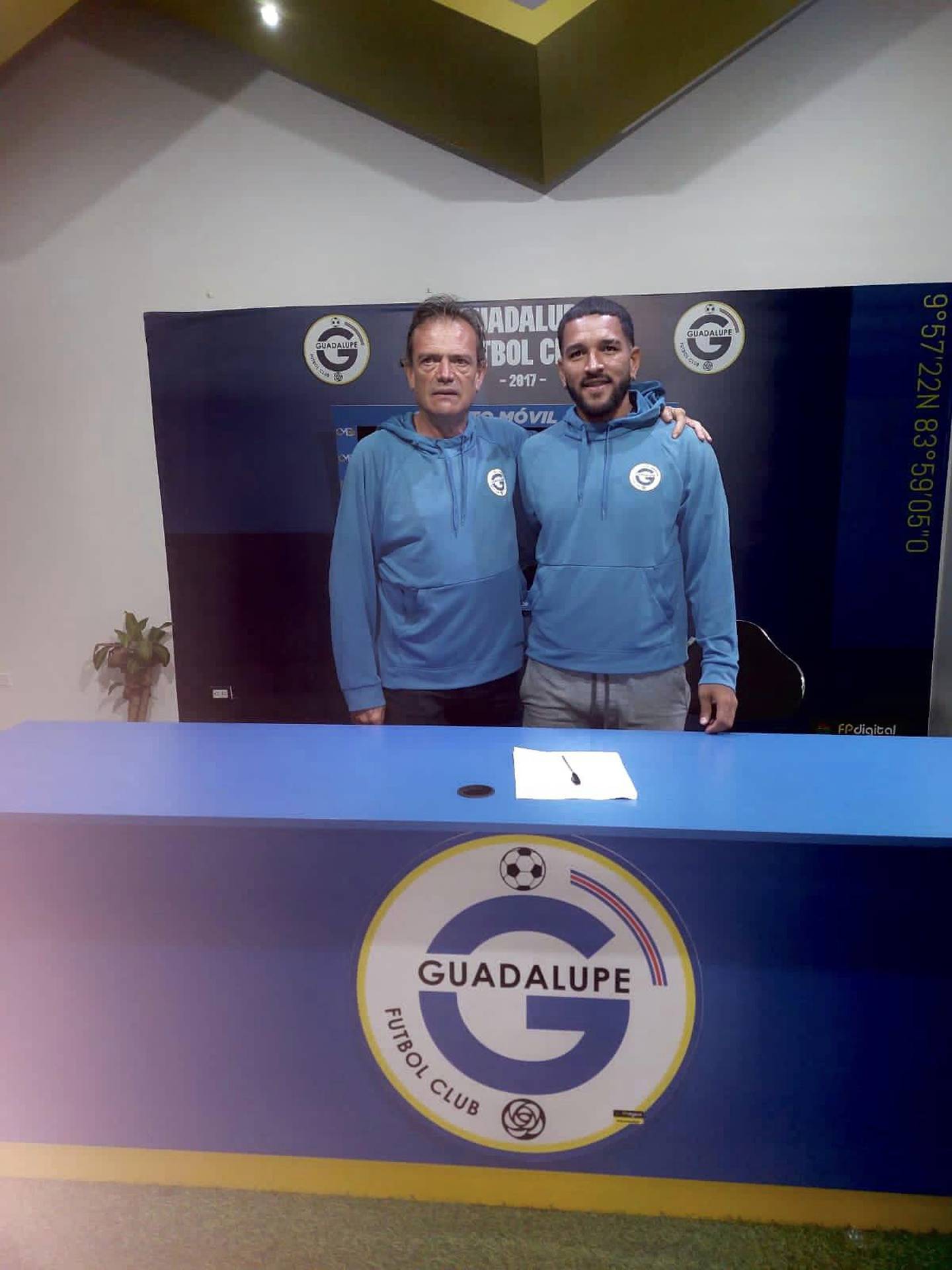 Hanzel Arauz firma con Guadalupe FC