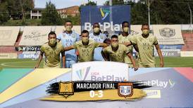 Equipo que jugó un partido con solo siete jugadores culpa a organizadores del fútbol colombiano