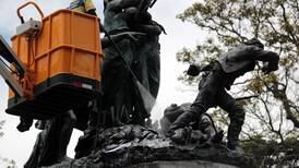 (Video) Un 'MacGyver' salvó la lavada del Monumento Nacional