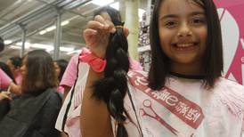 Walmart le echa una mano para donar su cabello y ayudar a pacientes con cáncer de mama