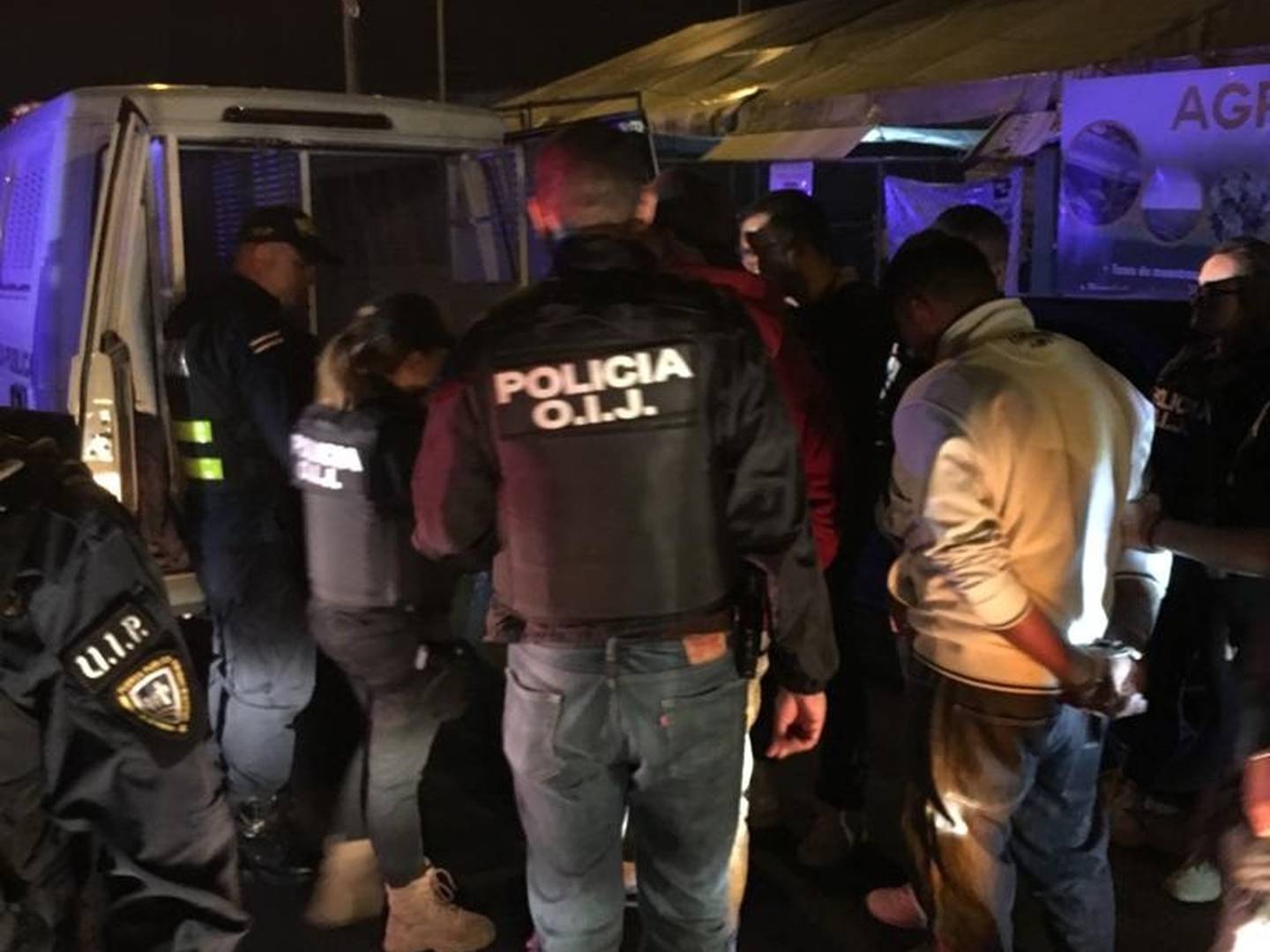 OIJ detiene a 8 hombres y una mujer por agredir a tráfico en Coronado. Foto OIJ