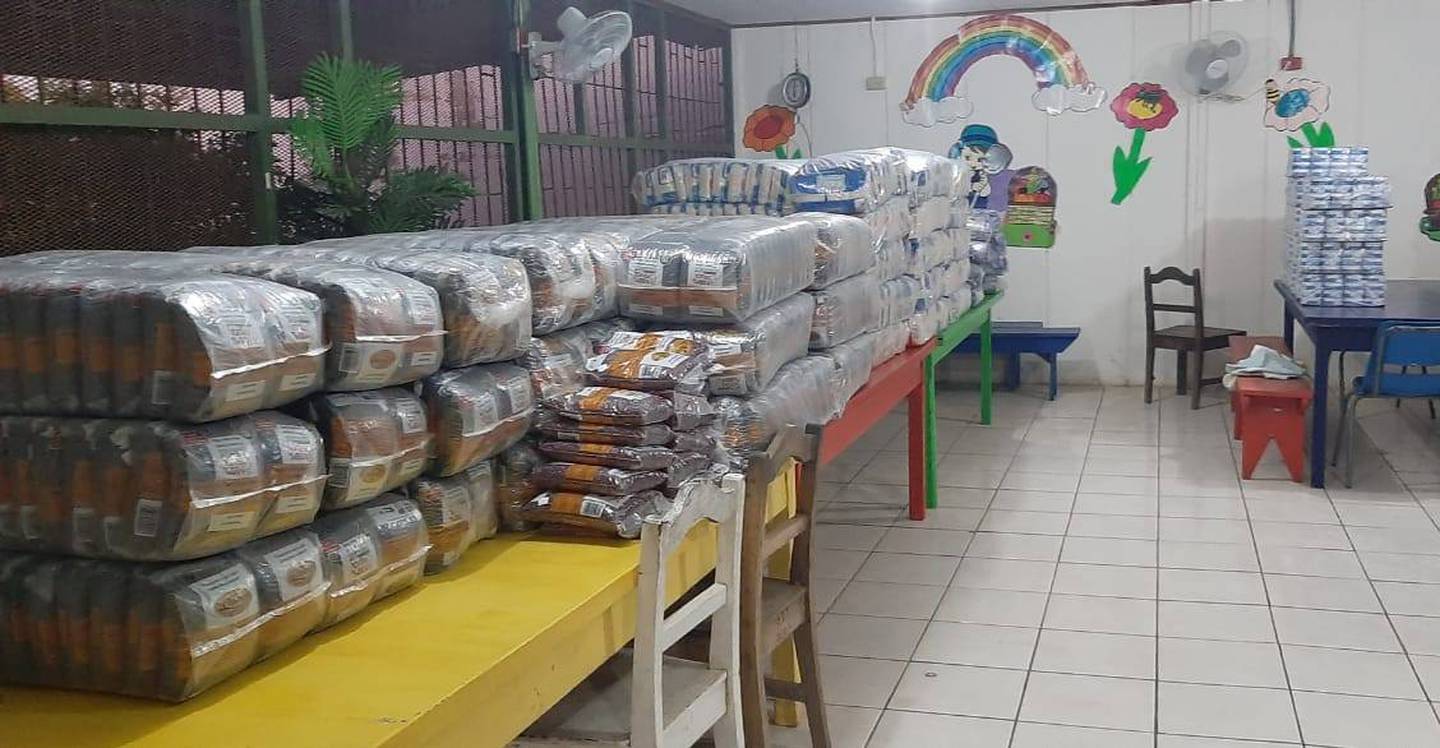 Arranca tercera entrega de alimentos a 855 mil estudiantes de 4.575 centros educativos