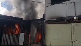 Incendio consumió cinco casitas en Desamparados