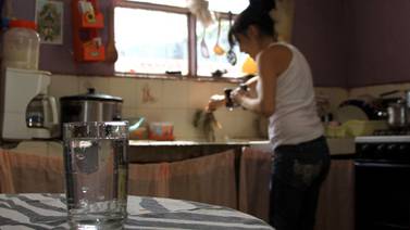 Vecinos de Coronado viven una tortura con el agua y tomaron una drástica decisión