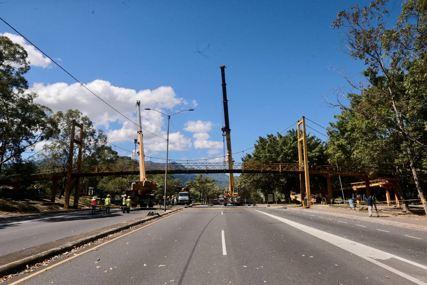 Puente peatonal Parque de La Paz