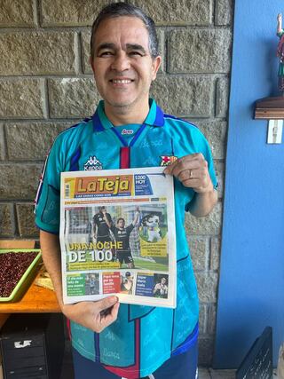 Luis Lobo, vecino de San Ramón de Alajuela, fue el feliz ganador de la tarjeta de regalo de 200 dólares en Ópticas y Centro Médico Münkel que regalamos el pasado domingo 10 de setiembre