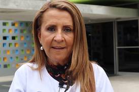 Dra. Olga Arguedas motiva a donar pañales a los niños