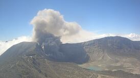 (Video) Volcán Turrialba volvió a tirar ceniza