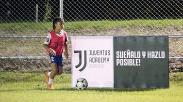 Niños ticos sueñan de la mano de la Juventus