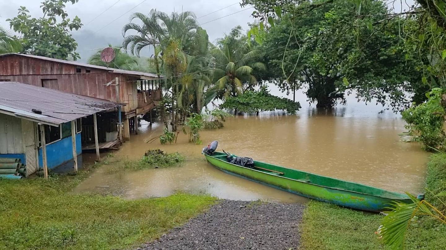Inundaciones en Boca San Carlos. Foto Edgar Chinchilla.
