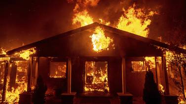 Fuego deja muerte y destrucción y cientos de desaparecidos en California