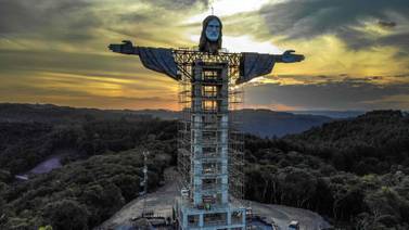 Brasil levanta un nuevo Cristo gigante, más alto que el de Rio de Janeiro