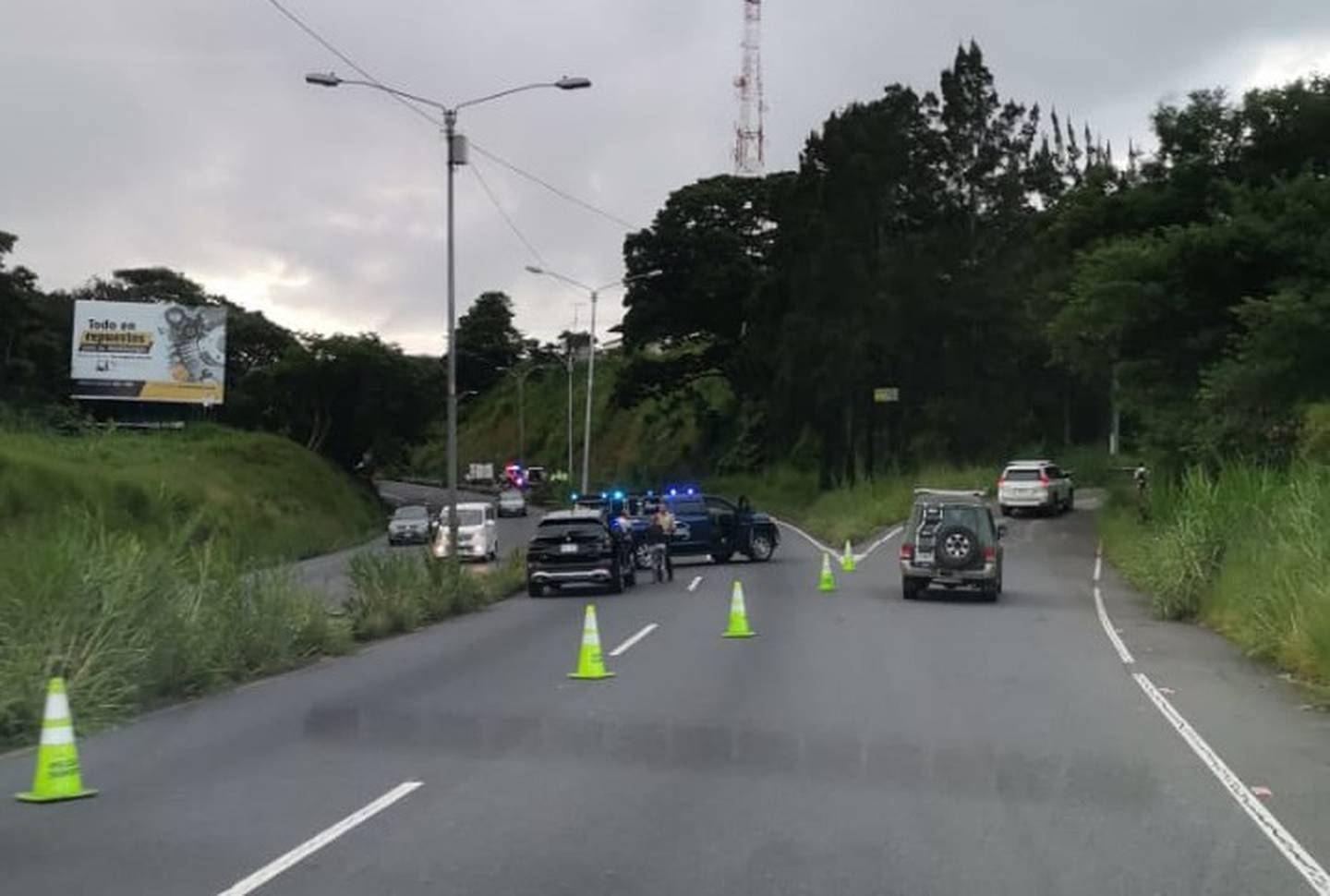 Motociclista fallece en accidente de tránsito sobre la autopista General Cañas. Foto cortesía.