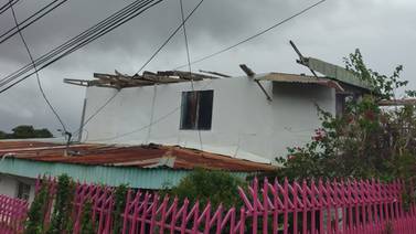 (Video) Torbellino destecha varias casas en La Unión de Cartago