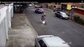 (Video) Policía busca a motociclista que atropelló y mató a peatón