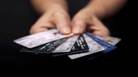 Nueva ley de usura: “Si los bancos no le bajan el interés, devuelva su tarjeta de crédito”