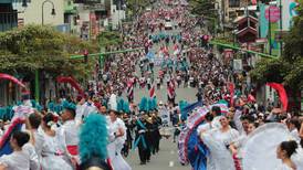 (Video) Doble desfile alegró el 15 de setiembre josefino