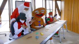 (Video) Santa puso una sucursal de su taller en La Carpio