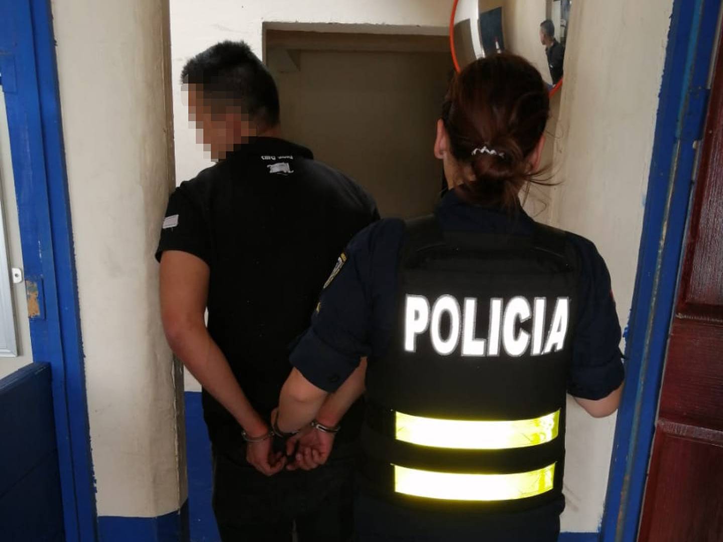 Detenido en Santo Domingo por accionamiento de arma. Foto: Msp.