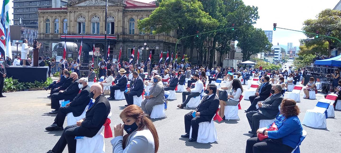 acto oficial con motivo del bicentenario de la Independencia de Costa Rica en el parque Juan Mora Fernández