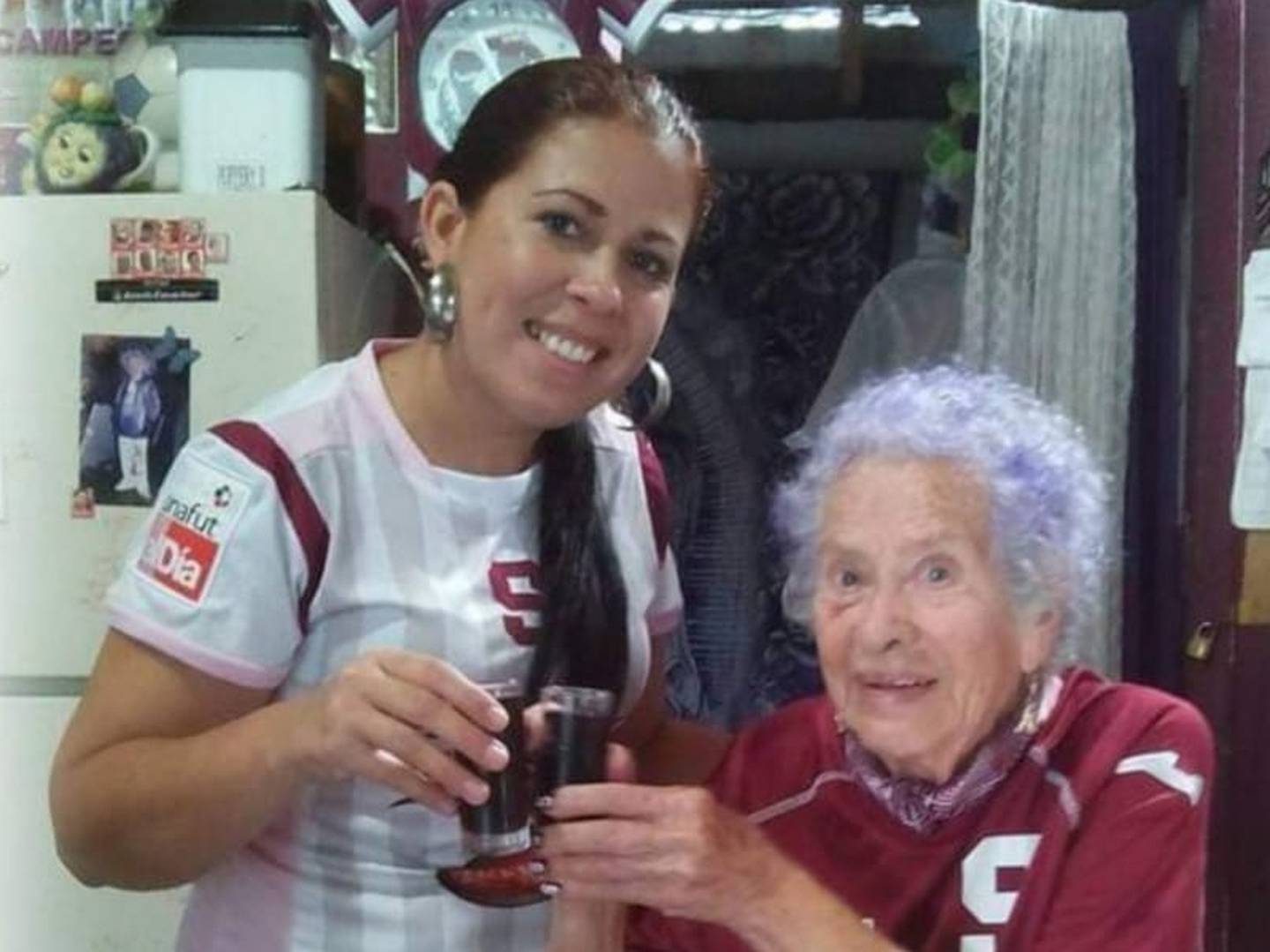 Adriana Barrantes, nieta de la abuela del Saprissa, vende ceviches exóticos