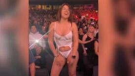 Mujer que se desnudó en concierto de Ricardo Arjona  ahora la pega en OnlyFans