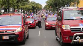 Taxistas anuncian gran caravana de protesta contra Uber