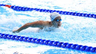 Nadadora costarricense Alondra Ortiz se mete entre lo más top de la natación de América