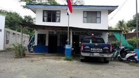 Un policía y cinco personas más deberán responder por el robo de 17 armas de fuego de la delegación policial de Lepanto