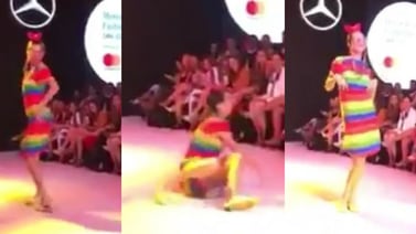 (Video) Modelo se cae en el Fashion Week San José y sale aplaudida por los presentes